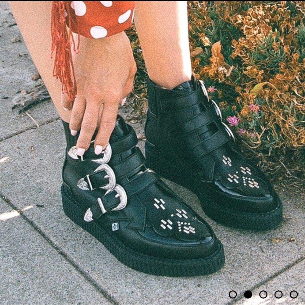 ISO $0-50 TUK BLACK POINTED WESTERN CREEPERS